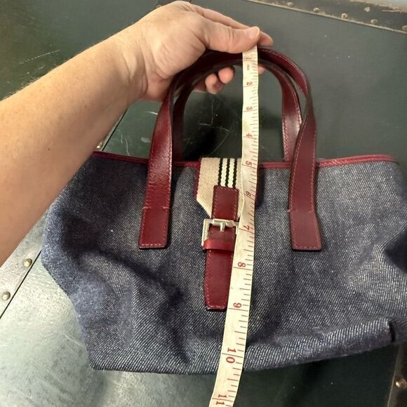 Burberry tote denim and burgundy - Picture 6 of 7